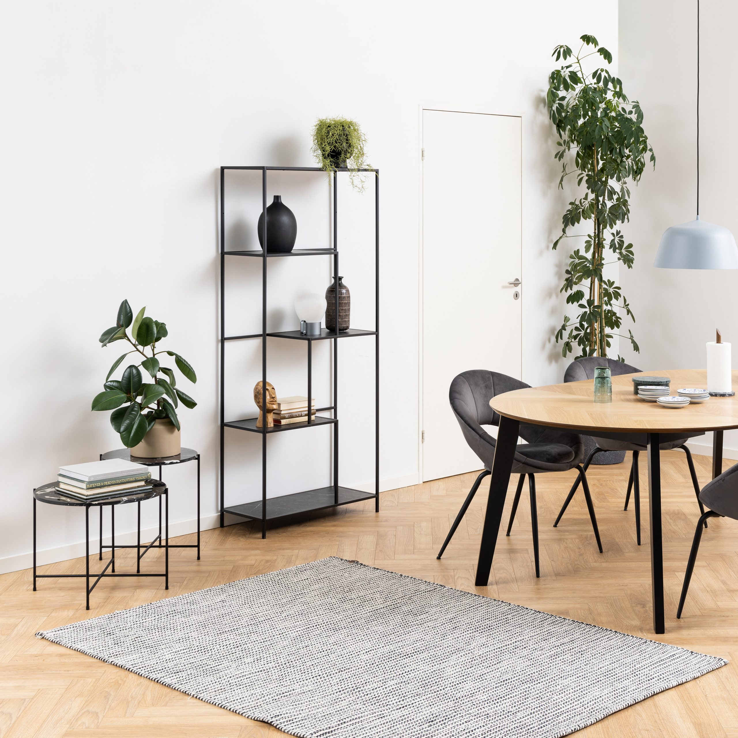 Infinity Bookcase with 4 shelves in Black - Image 2