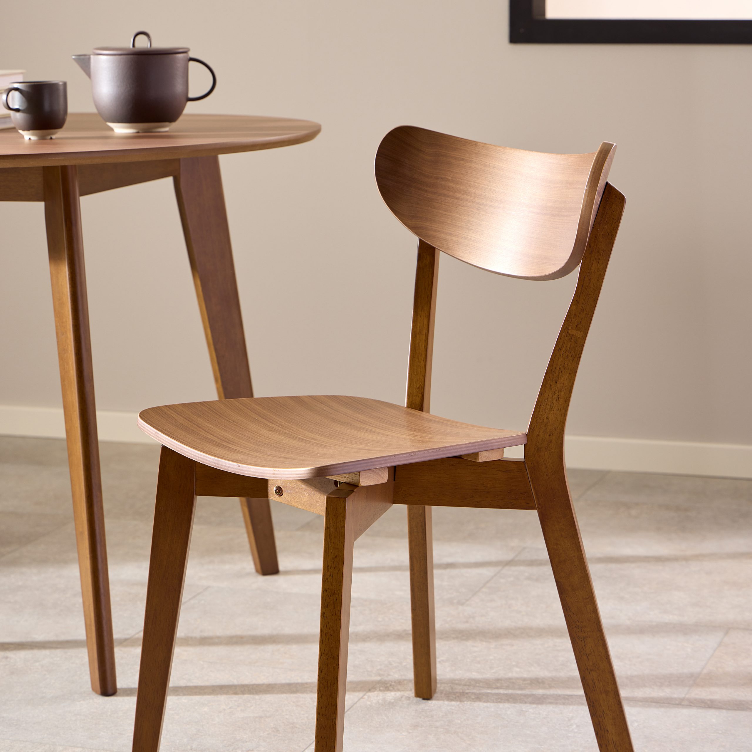 Roxby Round Dining Table in Walnut 105x76cm - Image 3